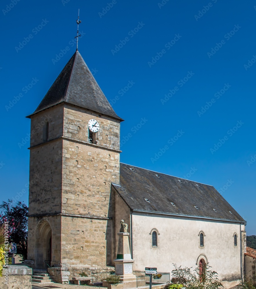 Eglise Saint Martin at Queaux  France