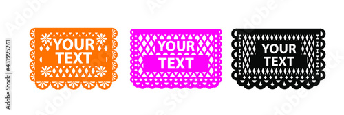 Papel picado con texto simulado en diferentes colores