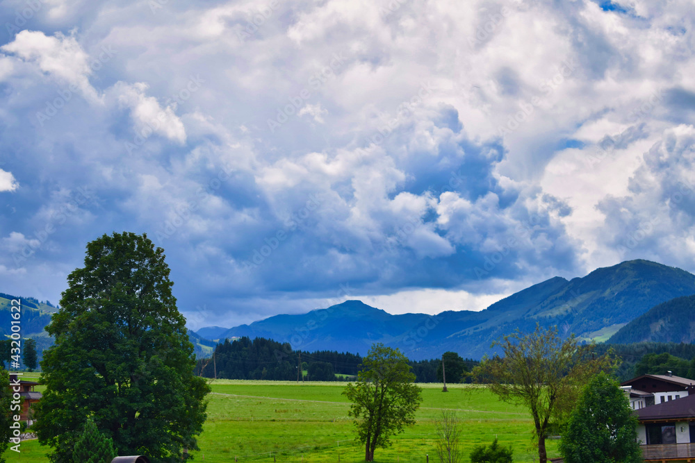 Gewitterwolken in den Alpen