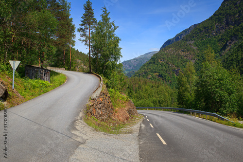 Picturesque Norway highway ...