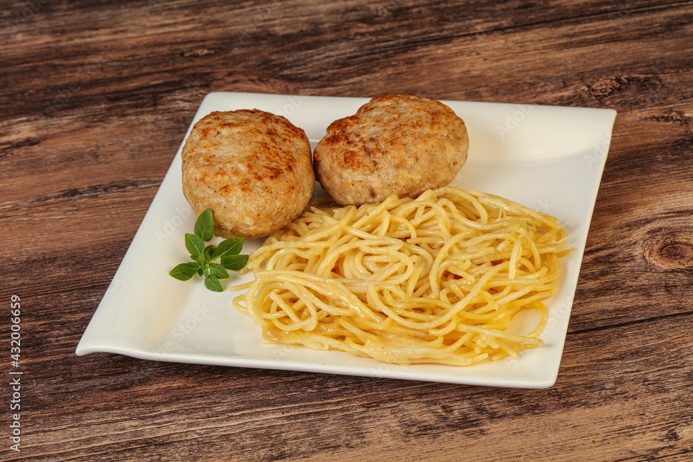 Spaghetti with homemade chicken cutlet