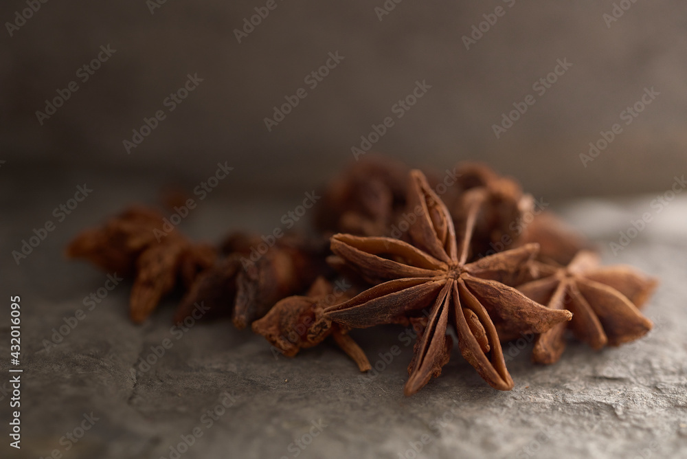 Star anisse Star anisse