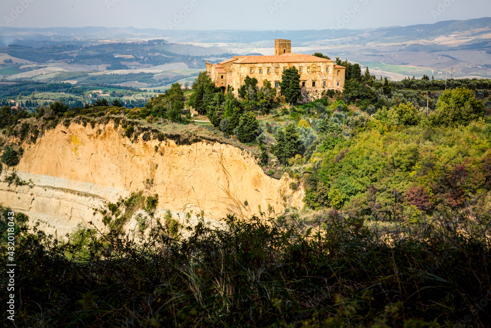 Near the medieval walled city of Volterra in Tuscany is a region of deep ravines and sliding sand known as Le Balze. Near the medieval walled city of Volterra in Tuscany is a region of deep ravines and sliding sand known as Le Balze.