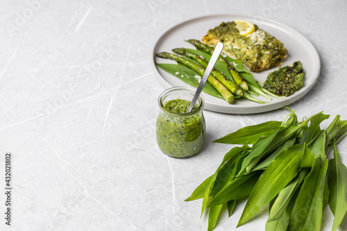 Fotografie Wild garlic pesto