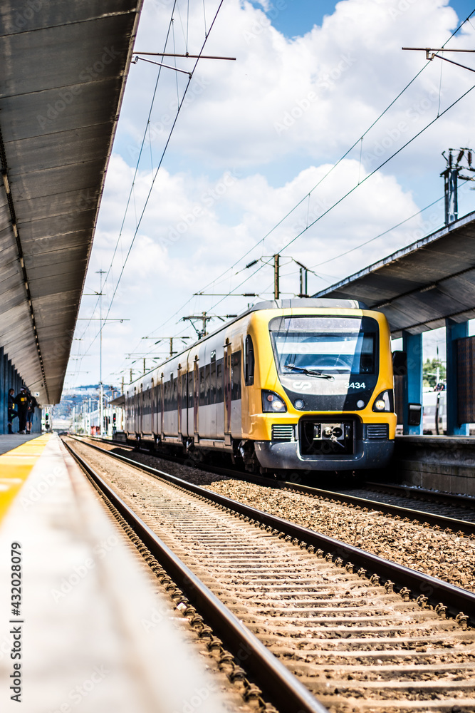 Obraz premium train on railway station