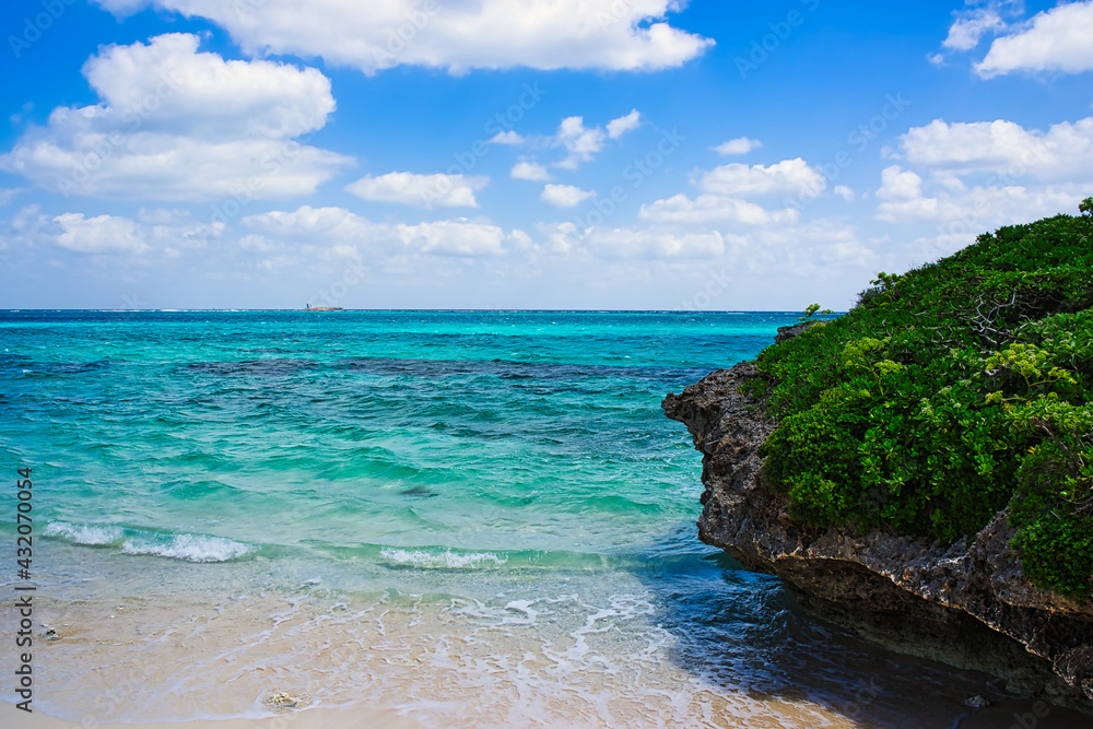 Fototapeta premium 沖縄県 宮古島 フナクスビーチ