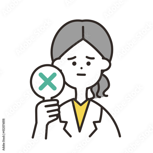 医者　女性　バツ札　上半身　イエローカラー