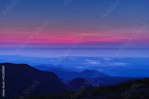 日本の夜明け（蔵王山から仙台方面を望む） © Watanabe