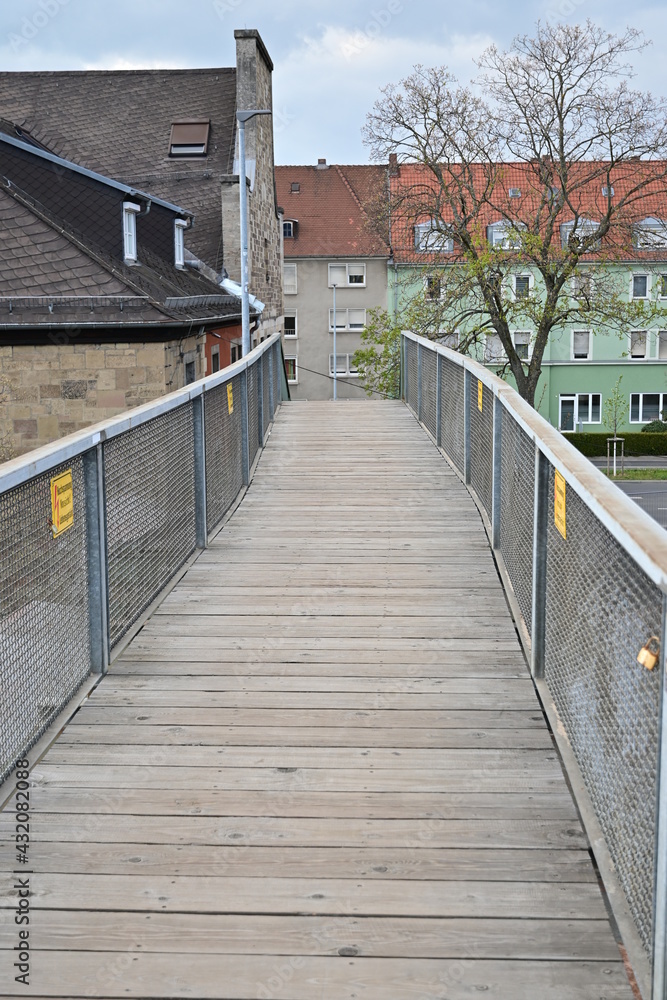 Fußgängerbrücke über den Hauptbahnhof Schweinfurt Fußgängerbrücke über den Hauptbahnhof Schweinfurt