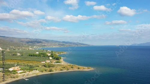 Wallpaper Mural Le bord de mer vers Hermione au bord de la mer Méditerranée vers Hermione, en Argolide, dans le Péloponnèse, en Grèce, en été. Torontodigital.ca