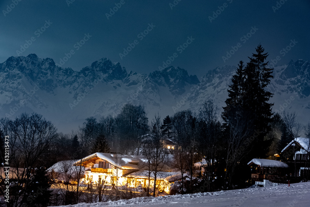 Fototapeta premium House in the mountains at night