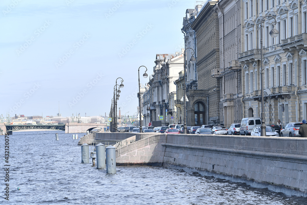 river in the city, cathedral, saint petersburg, embankment, river, buildings, peter, city, architecture, london, dome, church, street, building, city, landmark, england, paul, sky, europe, religion, u