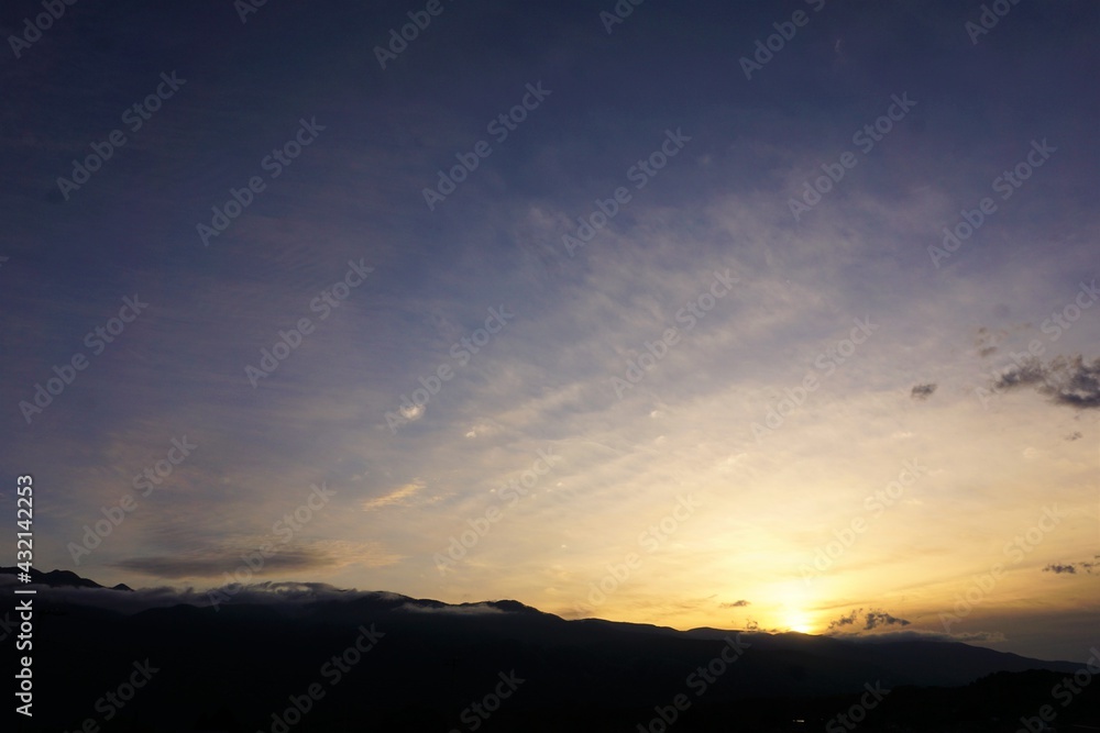 夕日と山 夕日と山