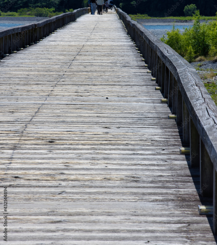 世界一の木造歩道橋　蓬莱橋