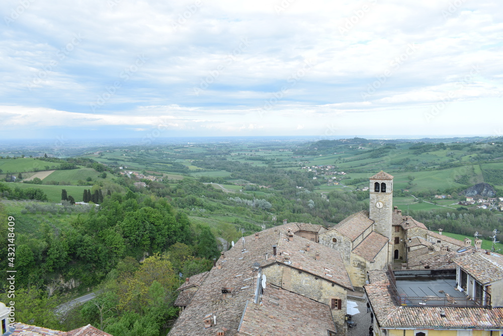 Panorama dal castello di Vigoleno