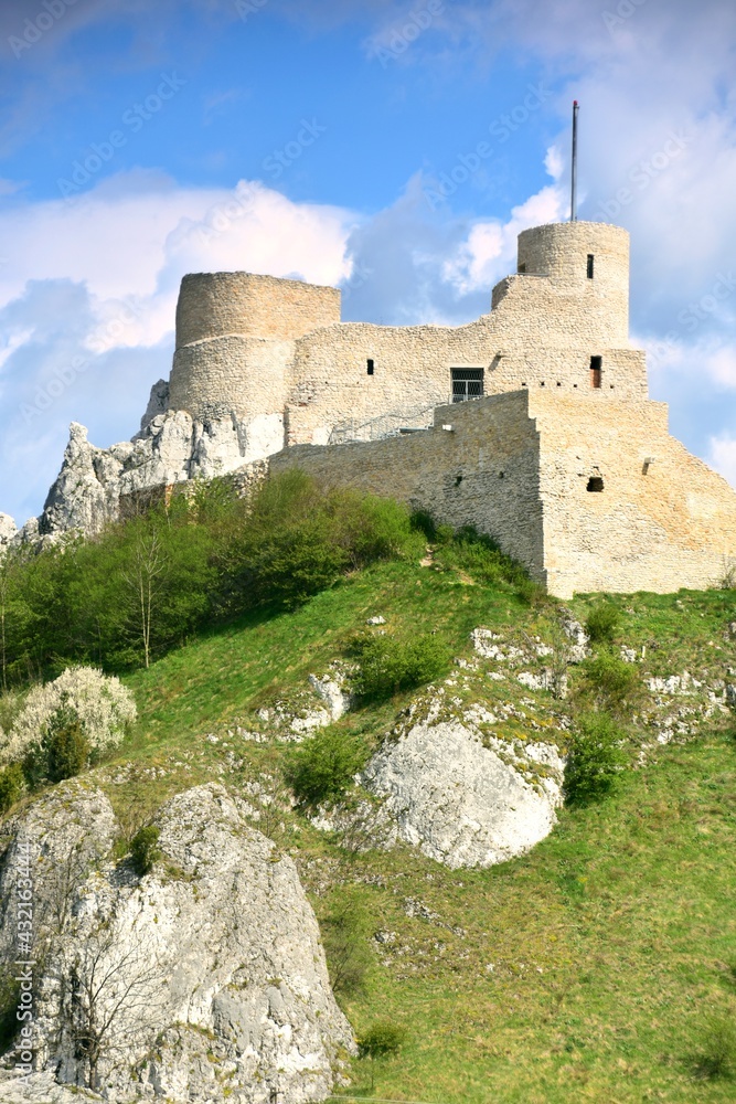 Fototapeta premium Rabsztyn Castle, Trail of the Eagles' Nests, Olkusz, Poland heritage,