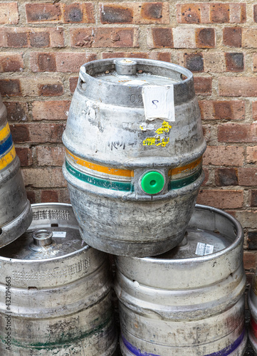 Beers Kegs or barrels 6