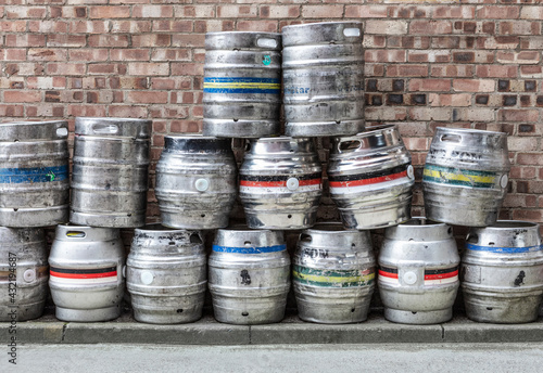 Beers Kegs or barrels 8