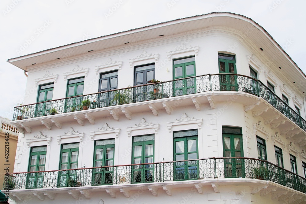 Obraz premium Hausfassade mit Umlauf