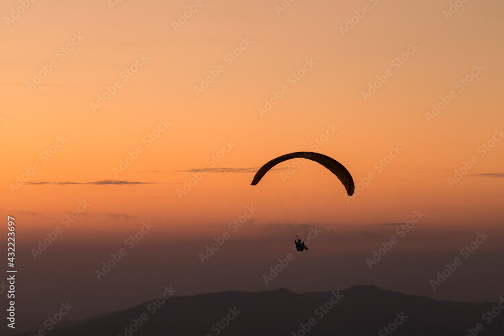 Voo de Paraglider 