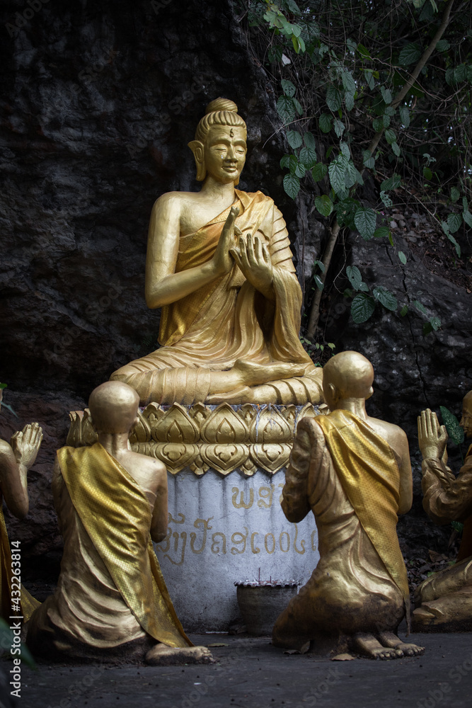 Statue Statue