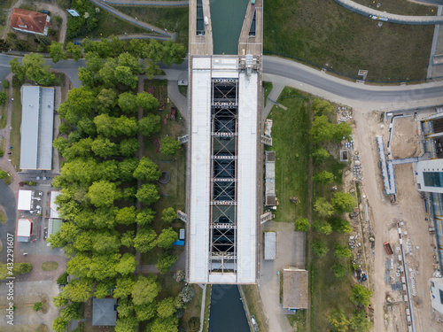 Obraz na płótnie historic boat lift in brandenburg w salonie