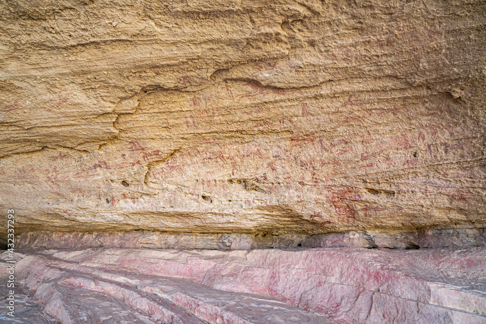 Naklejka premium Prehistoric cave drawing in the Ennedi Massif, Chad, Africa