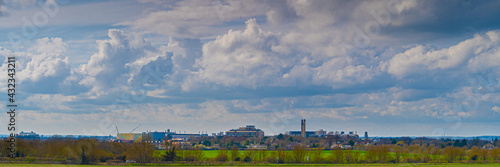 Fotografie Panoramic view of Cambridgeshire country side with Addenbrookes Cambridge NHS Un