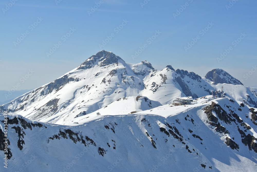 Trekking in the mountains of the North Caucasus. Aibga ridge