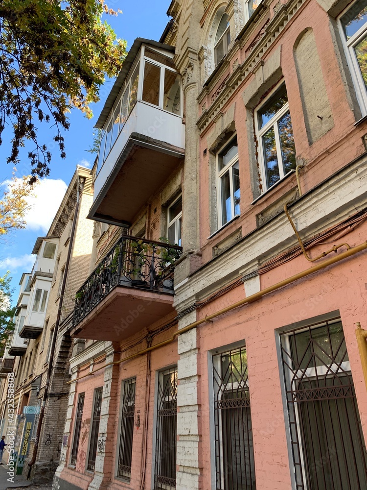 Naklejka premium House with an old architecture with beautiful antique balcony