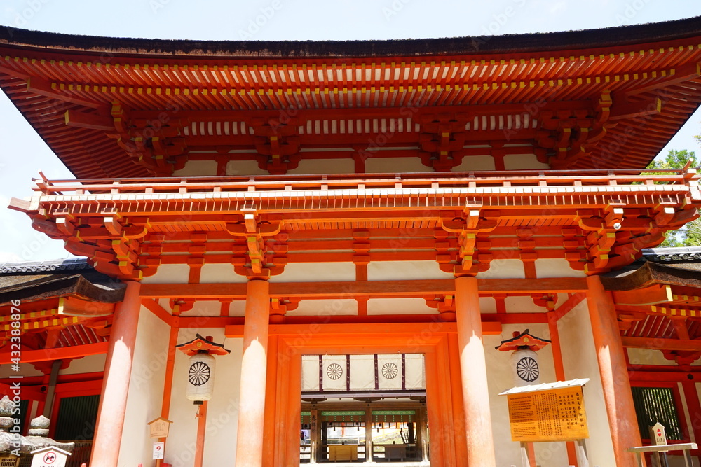 Nanmon (South Gate) at Kasugataisha Shrine in Nara prefecture, Japan - 日本 奈良 春日大社 参道 南門 Nanmon (South Gate) at Kasugataisha Shrine in Nara prefecture, Japan - 日本 奈良 春日大社 参道 南門