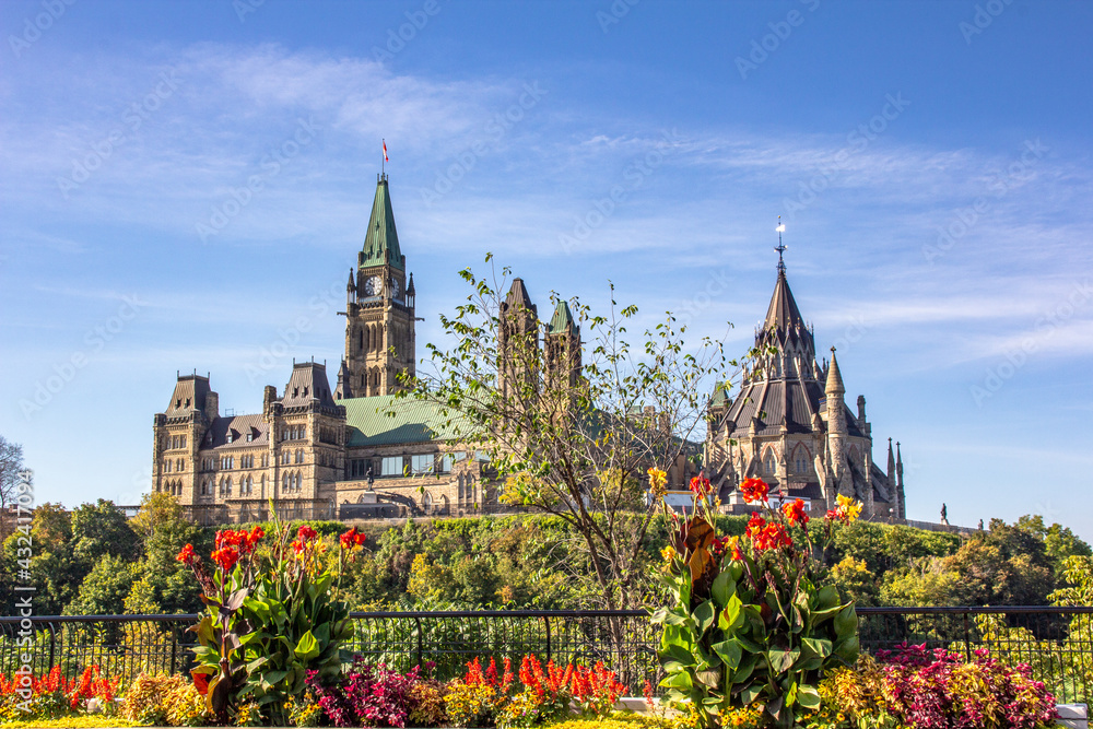 Naklejka premium Parliament Hill in summer, Ottawa, Ontario, Canada