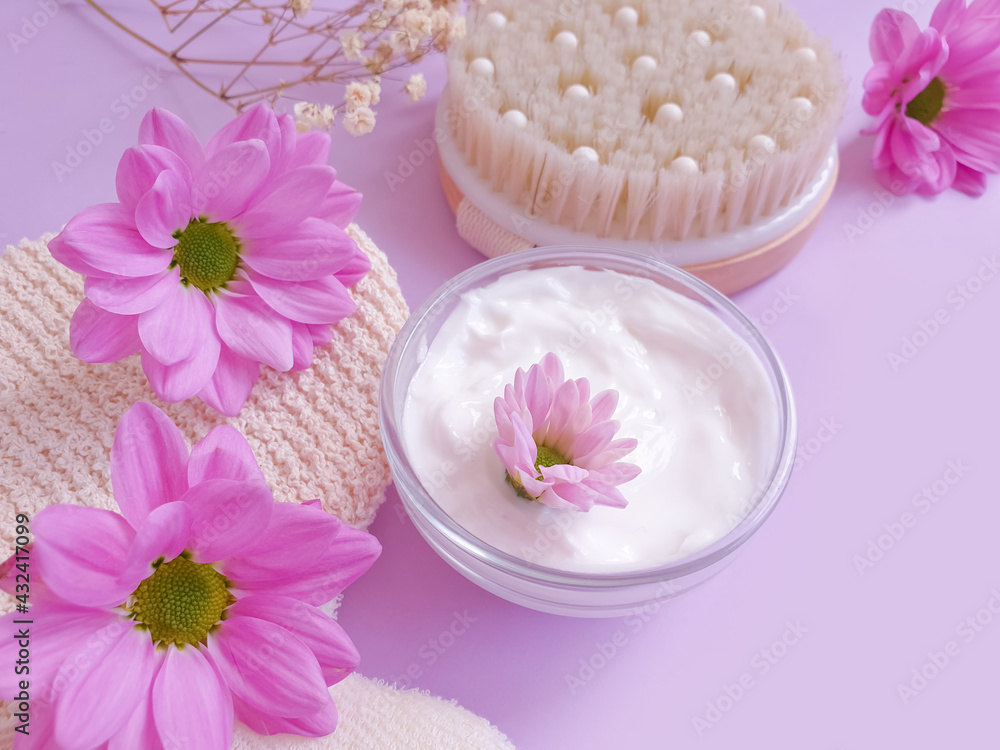 flower massage brush on colored background
flower massage brush on colored background
