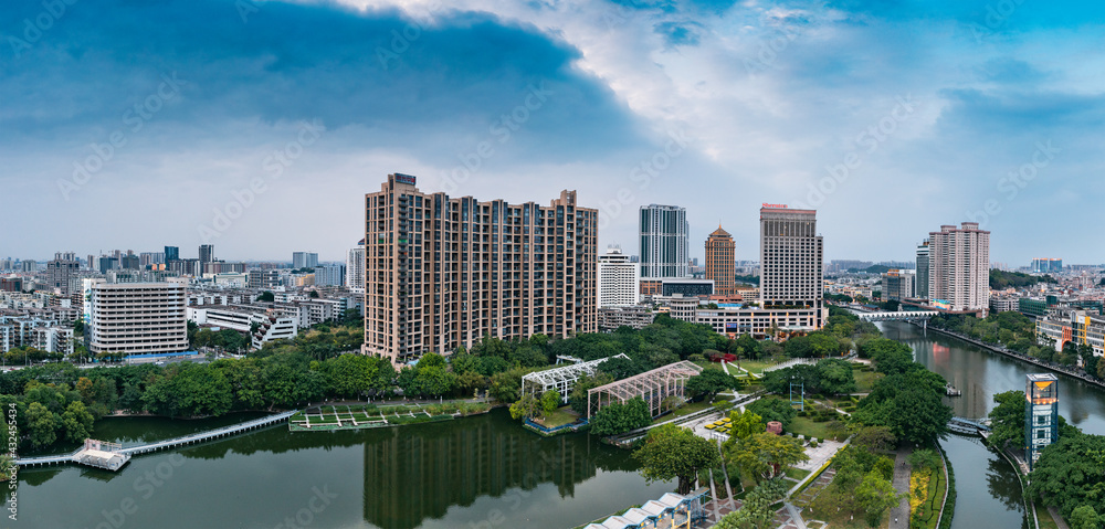 Naklejka premium Urban environment of Qijiang Park, Zhongshan City, Guangdong Province, China