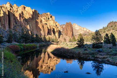 Reflections in the Crooked River in Smith Rock State Park © Wasim