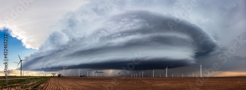 Fotografie, Obraz Panoramic view of a supercell thunderstorm