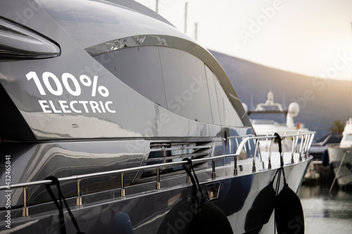 100 % electric yacht concept Fototapet