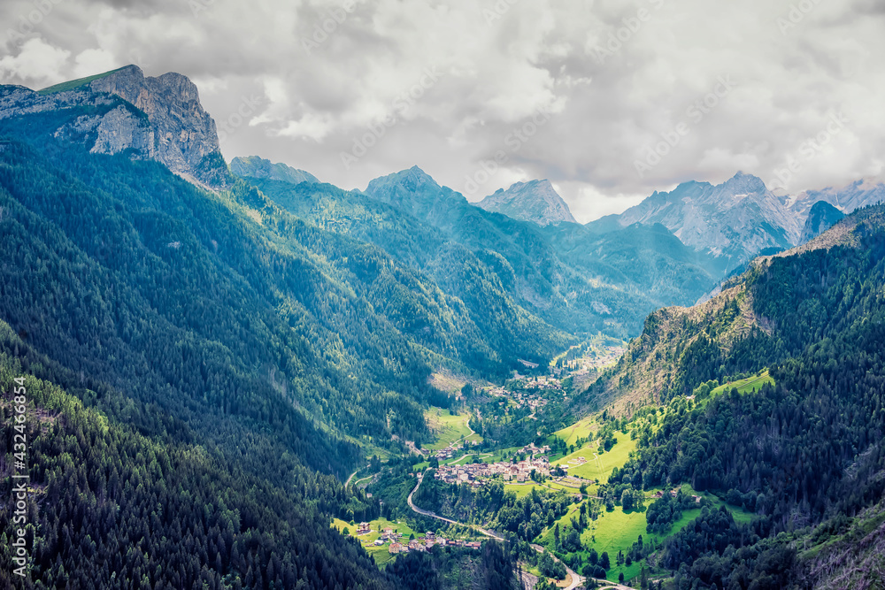 Obraz premium Dolomites landscape a UNESCO world heritage in South-Tyrol, Italy