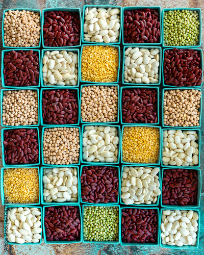 Protein sources on a vegan diet beans, peas, chickpeas. Zero waste shopping.