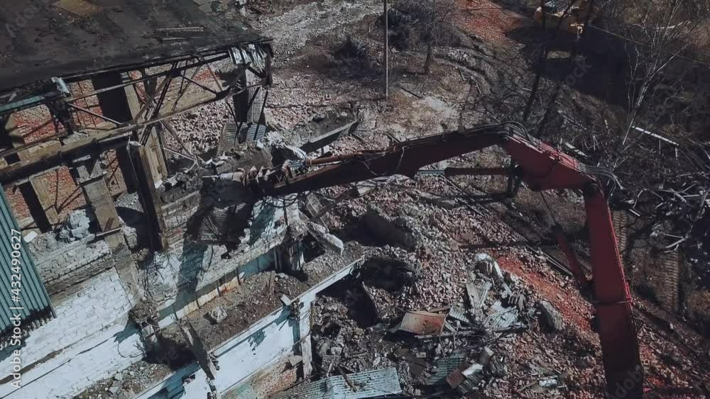 Dismantling of buildings on the territory of the plant Dismantling of buildings on the territory of the plant