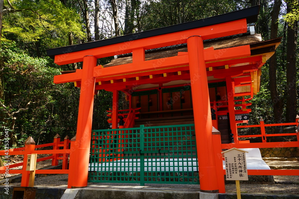 Sanju Hasyo (thirty-eight) shrine at Kasugataisha Shrine in Nara prefecture, Japan - 日本 奈良 春日大社 三十八所神社
Sanju Hasyo (thirty-eight) shrine at Kasugataisha Shrine in Nara prefecture, Japan - 日本 奈良 春日大社 三十八所神社