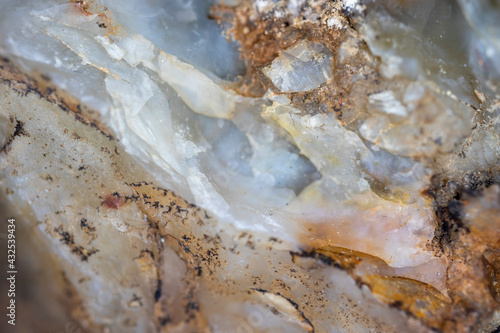 Tableau sur toile unworked, natural quartz stone. close up. background. Wall paper.