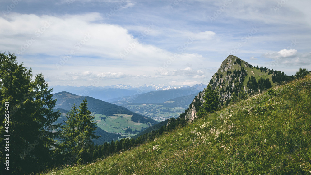 Obraz premium The amazing view of the Dolomiti mountains from Longkofel - next to Dobiacco lake