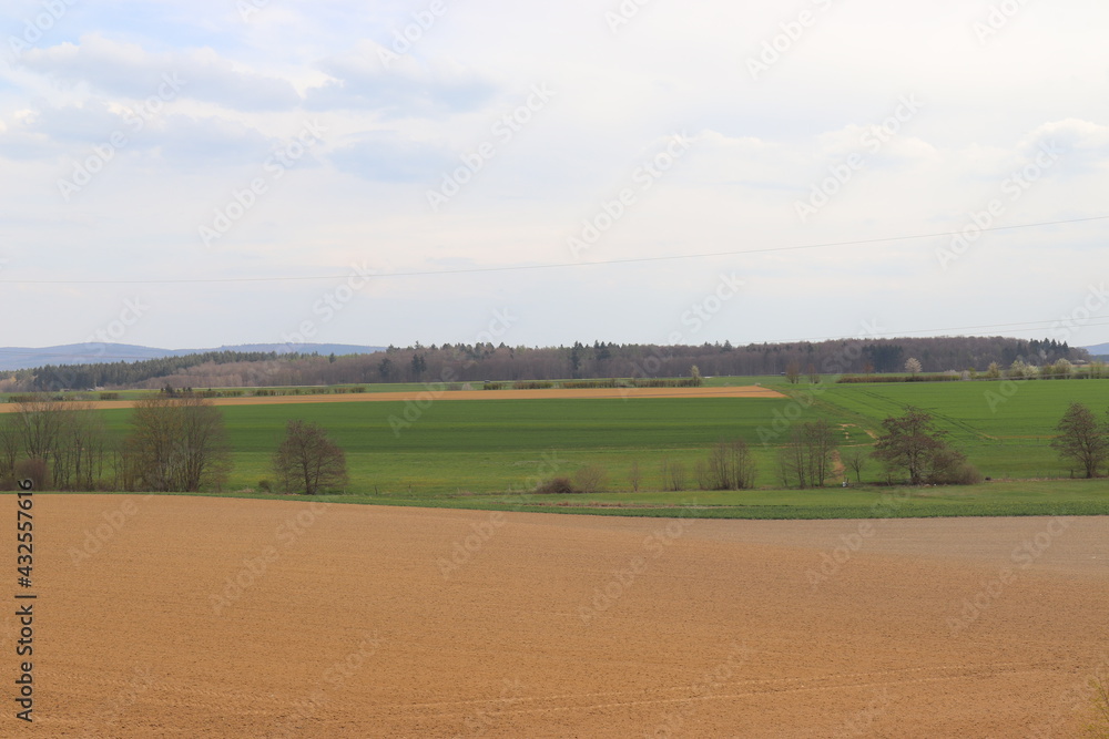 Obraz premium Landschaft im Hunsrück. Acker. Feld.