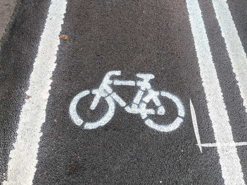 Symbol for the bicycle on the road
