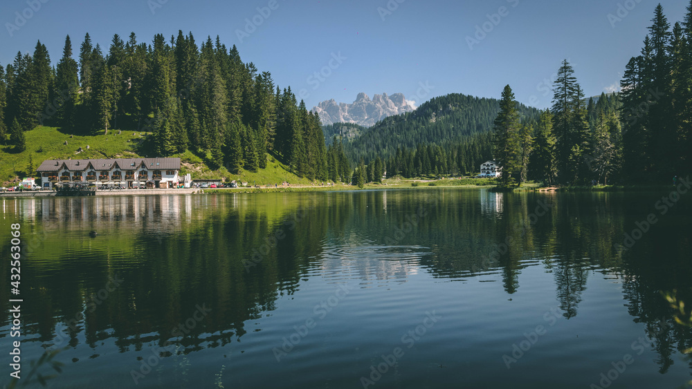 Obraz premium Beautiful galcial lake - Misurina