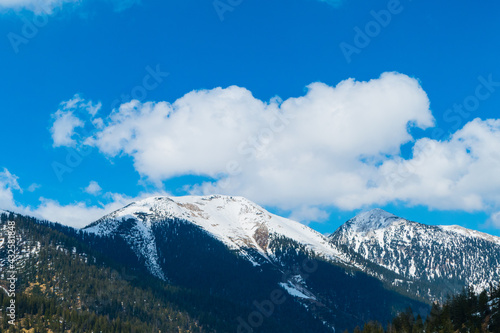 Estergebirge mit Schnee 
