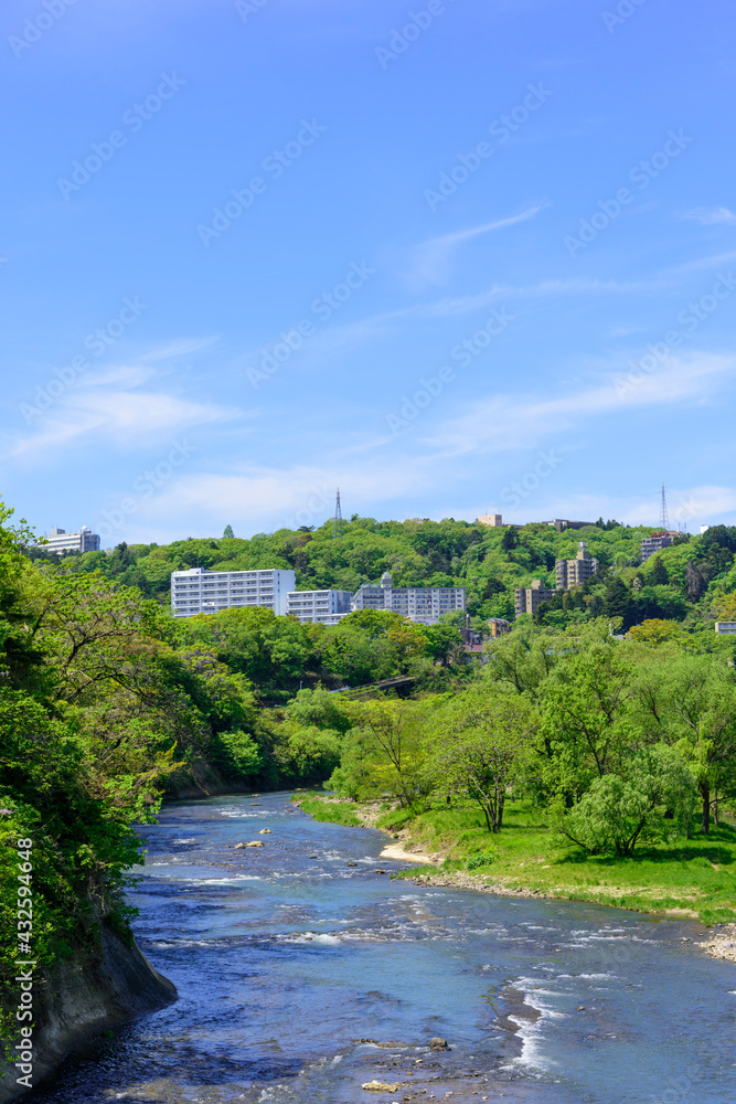 新緑の杜の都　仙台　広瀬川