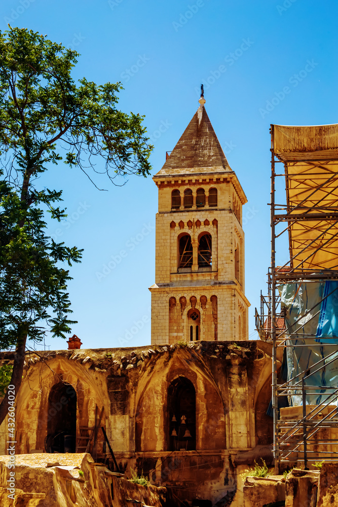 Obraz premium bells of Ethiopian monestary, church of the holy sepulchre, jerusalem, israel