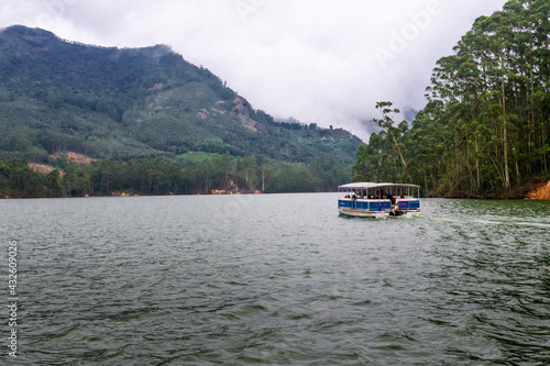 Wallpaper Mural People in Lake Boat in Mountain Area Munnar Torontodigital.ca
